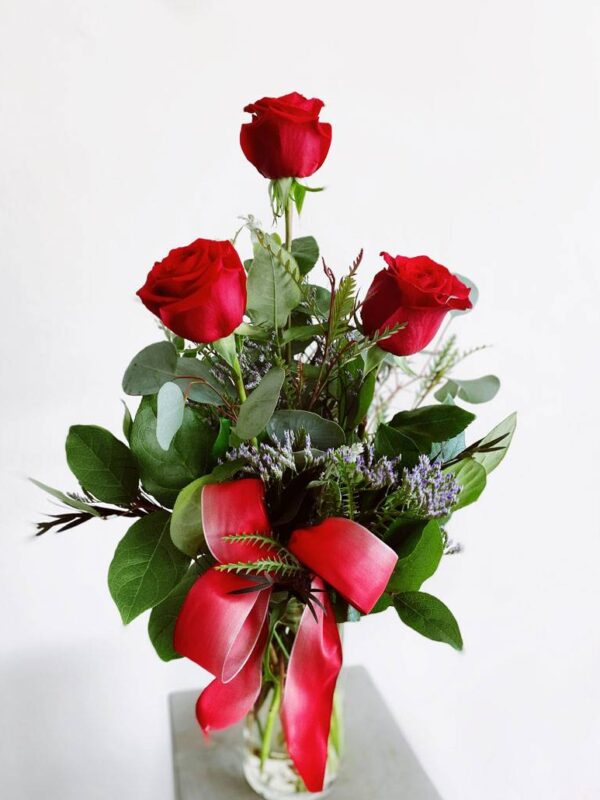 3 Red Roses